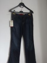 Jean bootcut vintage marque Guess Taille 26