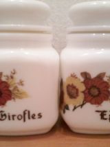 4 Pots à épices vintage en opaline