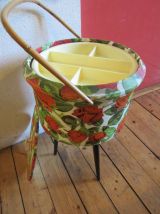 Travailleuse tripode boîte à couture roses