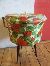 Travailleuse tripode boîte à couture roses