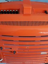 TV portable Prince orange vintage qui s'allume 
