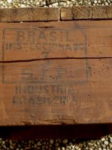 caisse  en  bois  ancienne "brésil"