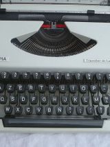 Machine à écrire Olympia Traveller De Luxe