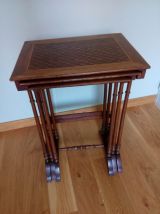 Tables gigognes marquetées