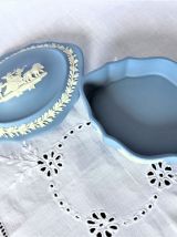 Superbe boîte à bijoux ovale Wedgwood