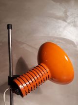 lampadaire orange typique 1970 