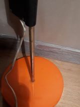 lampadaire orange typique 1970 