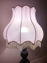 Abat-jour à franges rose 