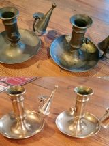 Paire de bougeoirs "rat de cave" en laiton