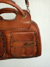 Sac vintage cuir authentique couture impeccable 