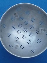 passoire  en  aluminium , vintage