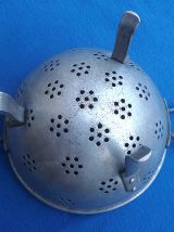 passoire  en  aluminium , vintage