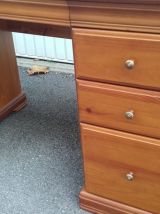 Bureau en bois massif