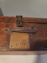 valise en bois ancienne avec plaque nominative