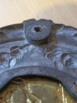 Joli bénitier en metal  ancien .    taille  17,50  cm 