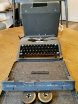 Machine à écrire Hermès baby vintage 