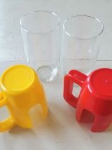 Deux porte verres et leurs verres marque Esso 
