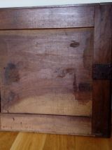 Porte ancienne en bois avec serrure