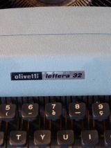 Machine a ecrire, typewriter, lettera 32 et son sac vintage