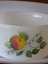 Service ARCOPAL les pommes, composé de 12 pieces vintage 70