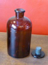 Trois flacons d 'apothicaire, pharmacie,verre ambré 1940