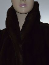 Manteau imitation fourrure marron avec grand col T.40