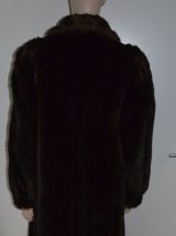 Manteau imitation fourrure marron avec grand col T.40