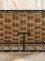Porte-manteau en métal et rotin