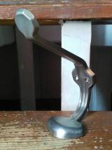 Trio de doubles patères anciennes en métal (école)