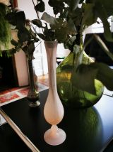 Vase rose pale en verre
