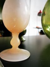 Vase rose pale en verre