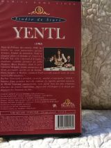 2 cassettes : Yentl + Un  jour à New York