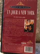 2 cassettes : Yentl + Un  jour à New York