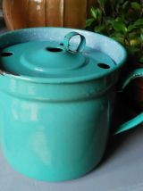 Pot à bouillir le lait émaillé