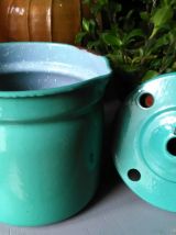 Pot à bouillir le lait émaillé