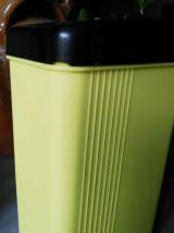 Lot de 2 boites Suchard en plastique jaune