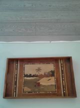 Plateau de service en bois de marqueterie.