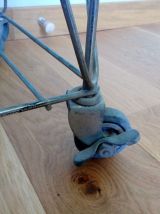 Etagère de commerce métallique à roulettes