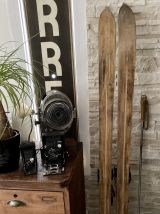 Paire de ski vintage en bois