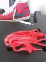 BASKETS BLAZER NIKE T. 38 rouges