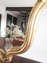 Miroir rocaille doré à la feuille d'or. 