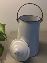 Pot en émaillé 