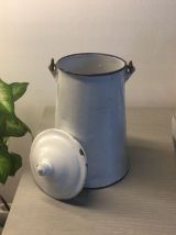 Pot en émaillé 