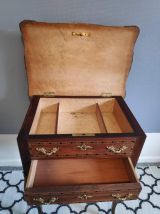 travailleuse avec beau marquetage en palissandre 