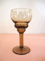 Service 24 verres et 2 carafes marron fumé vintage