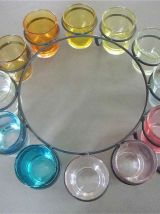 12 verres colorés sur présentoir