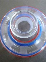 Carafe aux cercles rouges et bleus