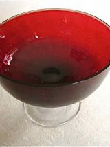 Coupe sur pied couleur rubis