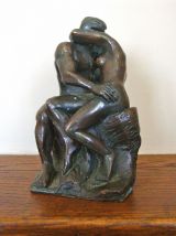 "Le Baiser", reproduction en bronze de l'œuvre de Rodin 