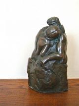 "Le Baiser", reproduction en bronze de l'œuvre de Rodin 